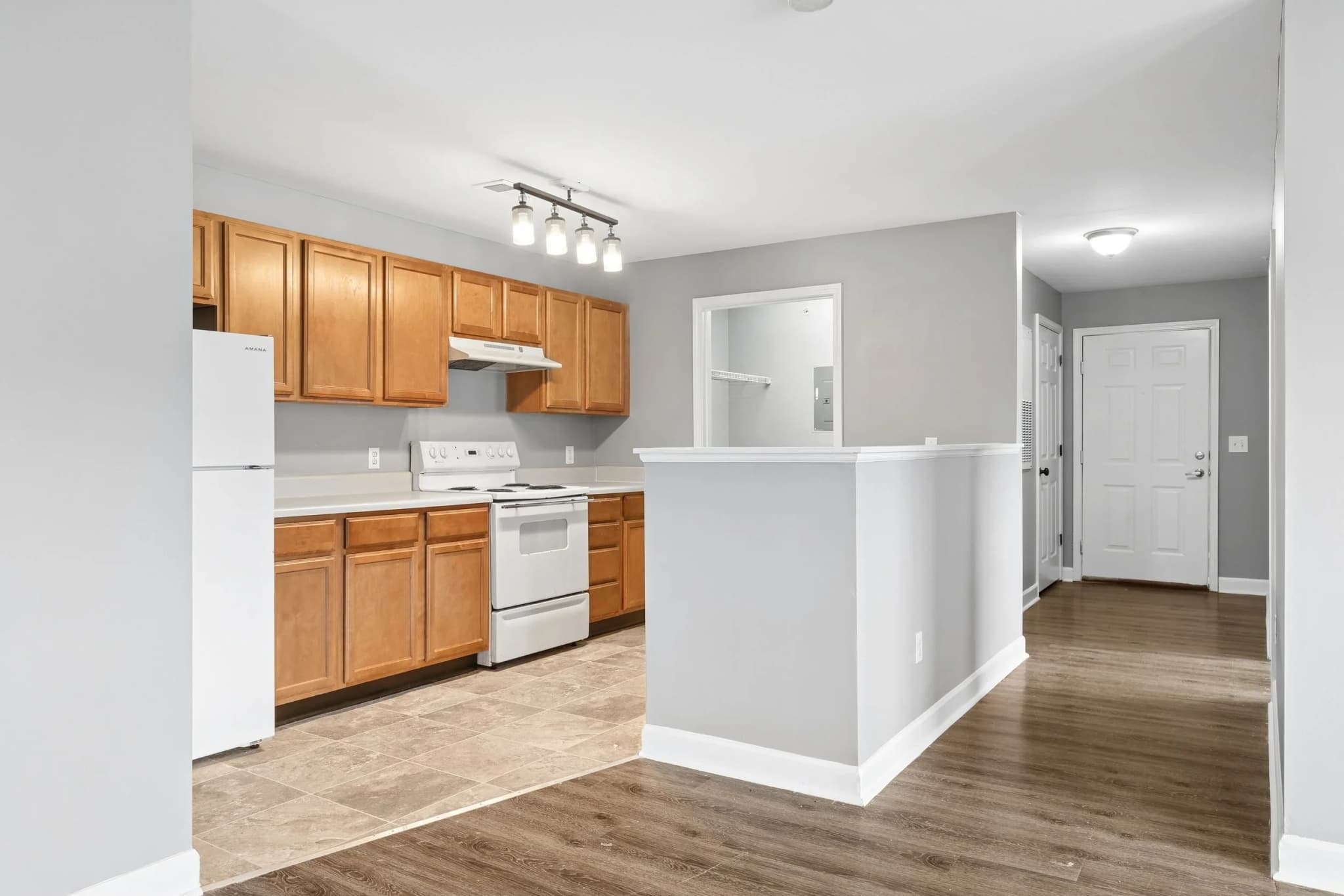 Royce Hill Apartments photo 4